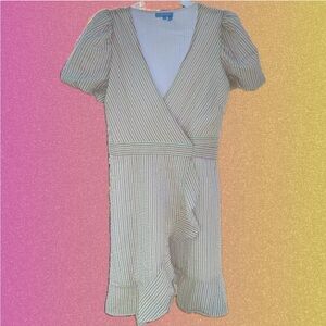 Draper James RSVP brand size medium pink green wrap summer dress puffy sleeves